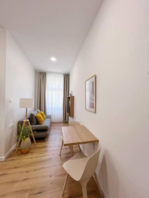 Chariming And Comfy Studio Apartment Pula Bagian luar foto
