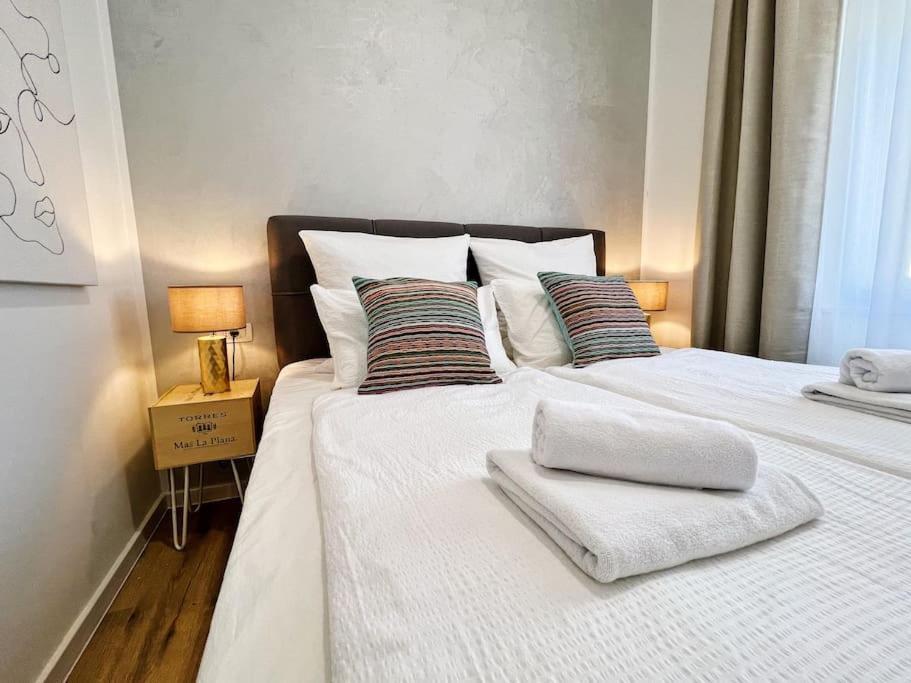 Chariming And Comfy Studio Apartment Pula Bagian luar foto