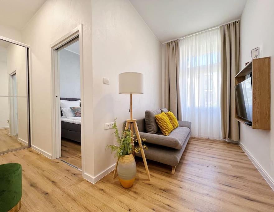 Chariming And Comfy Studio Apartment Pula Bagian luar foto